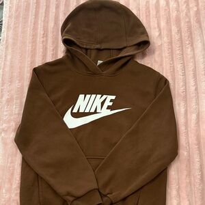 Nike Youth Boy brown hoodie size YL. NWOT. Never worn, never washed